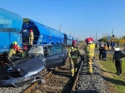 Poranny koszmar na przejeździe kolejowym. Nie żyje kobieta, lekarze byli bezradni