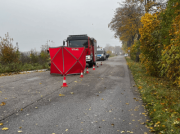 Tragedia na polskiej trasie, nie żyje młody mężczyzna. Ratownicy byli bezradni