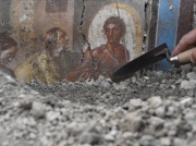 Pompeje znowu zaskoczyły. Archeolodzy znaleźli mały dom ozdobiony jak wille bogaczy