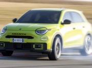 Miejski crossover do latania bokiem. Nazywa się Abarth 600e i kąsa jak skorpion