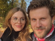 Antoni Królikowski i Izabela pochwalili się kadrami z rodzinnego spaceru. Pokazali twarz córki