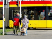 Wszystkich Świętych bez korków. Samochodem czy komunikacją miejską?