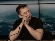 Elon Musk jako poeta. Miliarder opublikował wiersz