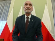 Macierewicz miał złamać przepisy na ulicach Warszawy. Policja reaguje