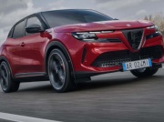 Ile kosztuje 280-konna Alfa Romeo Junior Veloce na Wyspach?