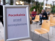 Nikłe zainteresowanie nową szczepionką p. COVID-19. Przyjęło ją kilka tysięcy, dawek jest ponad milion