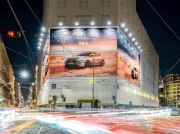 Jak DS Automobiles promuje DS 4? Ogromny bilboard w samym sercu Mediolanu