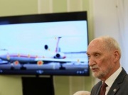 Macierewicz broni podkomisji smoleńskiej. 