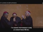 "Konklawe". Reżyser o scenie z ciałem papieża: "jest człowiekiem, który trafia do karetki w plastikowym worku na zwłoki"