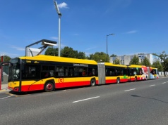 Elektryczne autobusy potrzebują wtyczek i kroplówki