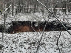 Nowe zapadlisko w Bolesławiu. Ma 8 metrów średnicy i 4,5 m głębokości