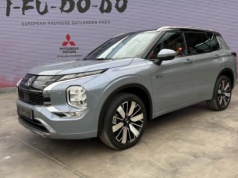 Nowe Mitsubishi Outlander 2025 wjeżdża do salonów. Pytacie „ile kosztuje”, my odpowiadamy