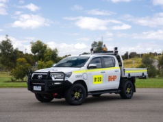 BHP testuje w porcie elektrycznego Hiluxa  