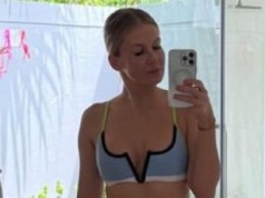 Edyta Pazura hasa po plażach Malediwów, eksponując imponującą figurę w wiązanym bikini