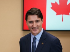 Dlaczego ustąpił Justin Trudeau?