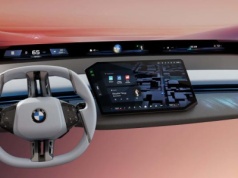 BMW Panoramic iDrive. Mniejsze ekrany, więcej na szybie, nowe multimedia