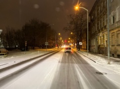 Opady śniegu w Gorzowie. Na drogach pracują pługopiaskarki