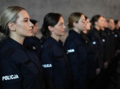 Policja rekrutuje. Ślubowanie 129 nowych funkcjonariuszy [ZDJĘCIA]