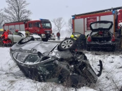 Poważny wypadek drogowy w Radomierzu – cztery osoby ranne