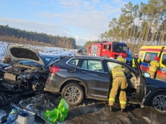 Wypadek na DK22 koło Gorzowa. Zderzenie trzech samochodów osobowych