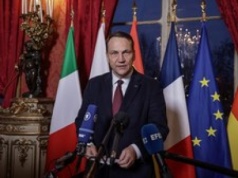 Sikorski: Telefon Trumpa do Putina był błędem