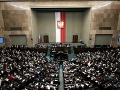 Sejm uderza podatkiem. Ceny e-papierosów pójdą w górę. Kluczowa zmiana dotycząca nadpłaty podatku