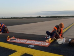 Niemcy przestali się patyczkować. Aktywiści klimatyczni pozwani za blokadę lotniska