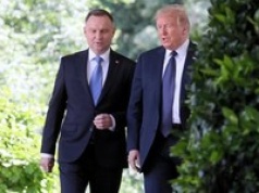 Dziś spotkanie Duda-Trump. Znamy skład delegacji, Sikorski oferuje pomoc