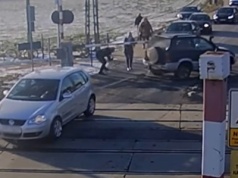 Thriller na torach. Auto się zepsuło, pociąg był coraz bliżej [NAGRANIE]