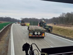 Wojskowa ciężarówka przyblokowała A4
