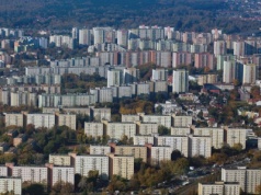 Blokowiska - mordęga czy wygoda? Jak budownictwo z czasów PRL wypada w zestawieniu z deweloperką?