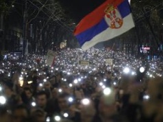 Masowe protesty w Serbii. Media: Wobec demonstrujących użyto broni dźwiękowej