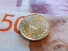 Zeznanie podatkowe w Szwecji 2024: Sprawdź dane, odliczenia (dojazdy, akcje, dom) i terminy!