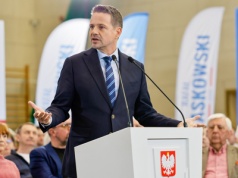 Polacy wierzą w Trzaskowskiego