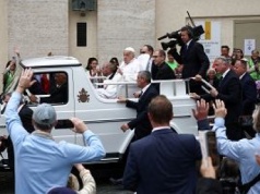 Tak wyglądały ostatnie godziny papieża. Watykan ujawnił, co Franciszek powiedział asystentowi