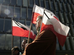 Żałoba narodowa po śmierci papieża Franciszka. Co zmieni się 26 kwietnia 2025 w pracy i handlu?
