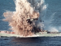 Torpeda rozerwała na strzępy duży okręt. Chiny grożą USA