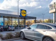 Parkingi pod Lidlem czy Biedronką. Jakie zasady tam obowiązują?