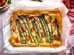 Tarta ze szparagami z ciasta filo