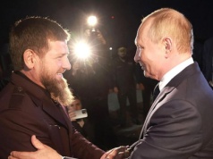 Kadyrow „źle zrozumiany”. Nie odchodzi, decyzję pozostawia Putinowi