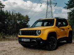 11 lat na rynku i… Jeep Renegade Trailhawk 4xe to wciąż dobre auto. Tylko kompletnie bez sensu