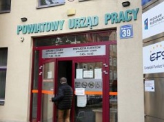 Karta Dużej Rodziny z nowym przywilejem. Ominiesz kolejki w urzędzie