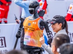 Przyszłość konfliktów. Chińskie roboty humanoidalne na polu bitwy