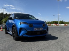 Alpine A290 jest jak bagietka posypana chilli. Podczas pierwszej jazdy z przyjemnością dałem się nabrać