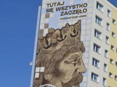 Spór mieszkańców Gniezna i Poznania o koronację – mural, który rozpalił tysiącletnie emocje