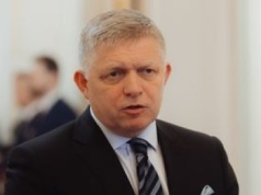 Co z lotem Fico do Moskwy nad Polską? Jest decyzja