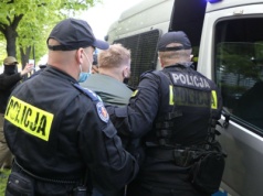 Co zrobić, gdy policjant każe nam odblokować telefon? Rzecznik Praw Obywatelskich chce zmian w prawie