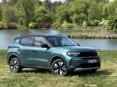 Opel Frontera 1.2 Turbo Hybrid: pierwsza jazda kandydatem na pogromcę Dustera. Z Chińczykami też potańczy