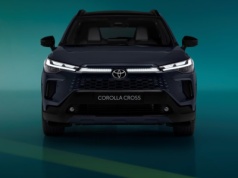 Toyota Corolla Cross po trzech latach od debiutu została poddana face liftingowi