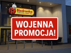Nietypowy asortyment w Biedronce. Nawet Rambo rzuciłby okiem